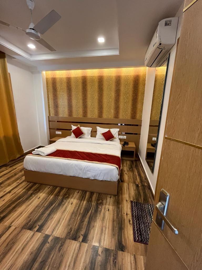Hotel Royal Casa Lucknow Buitenkant foto