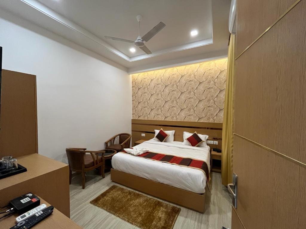 Hotel Royal Casa Lucknow Buitenkant foto