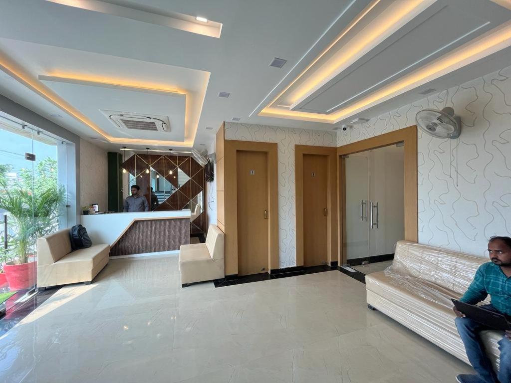 Hotel Royal Casa Lucknow Buitenkant foto
