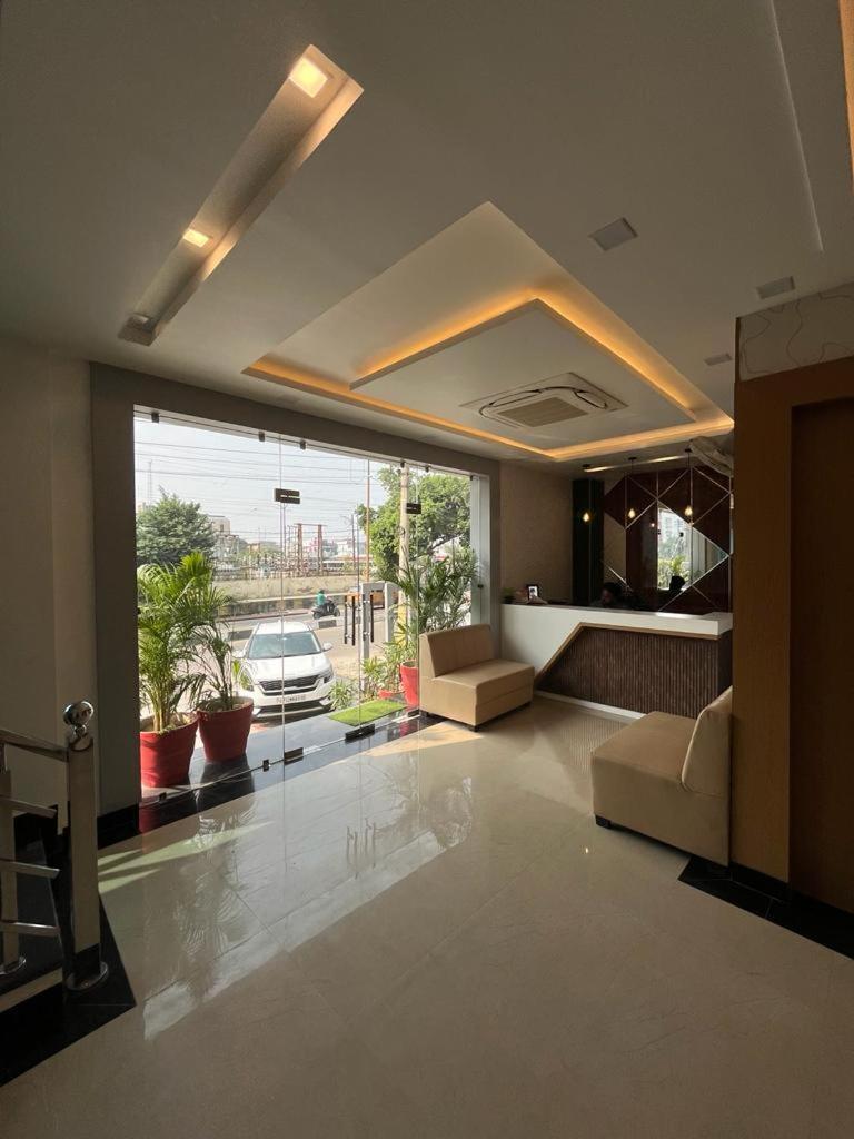 Hotel Royal Casa Lucknow Buitenkant foto