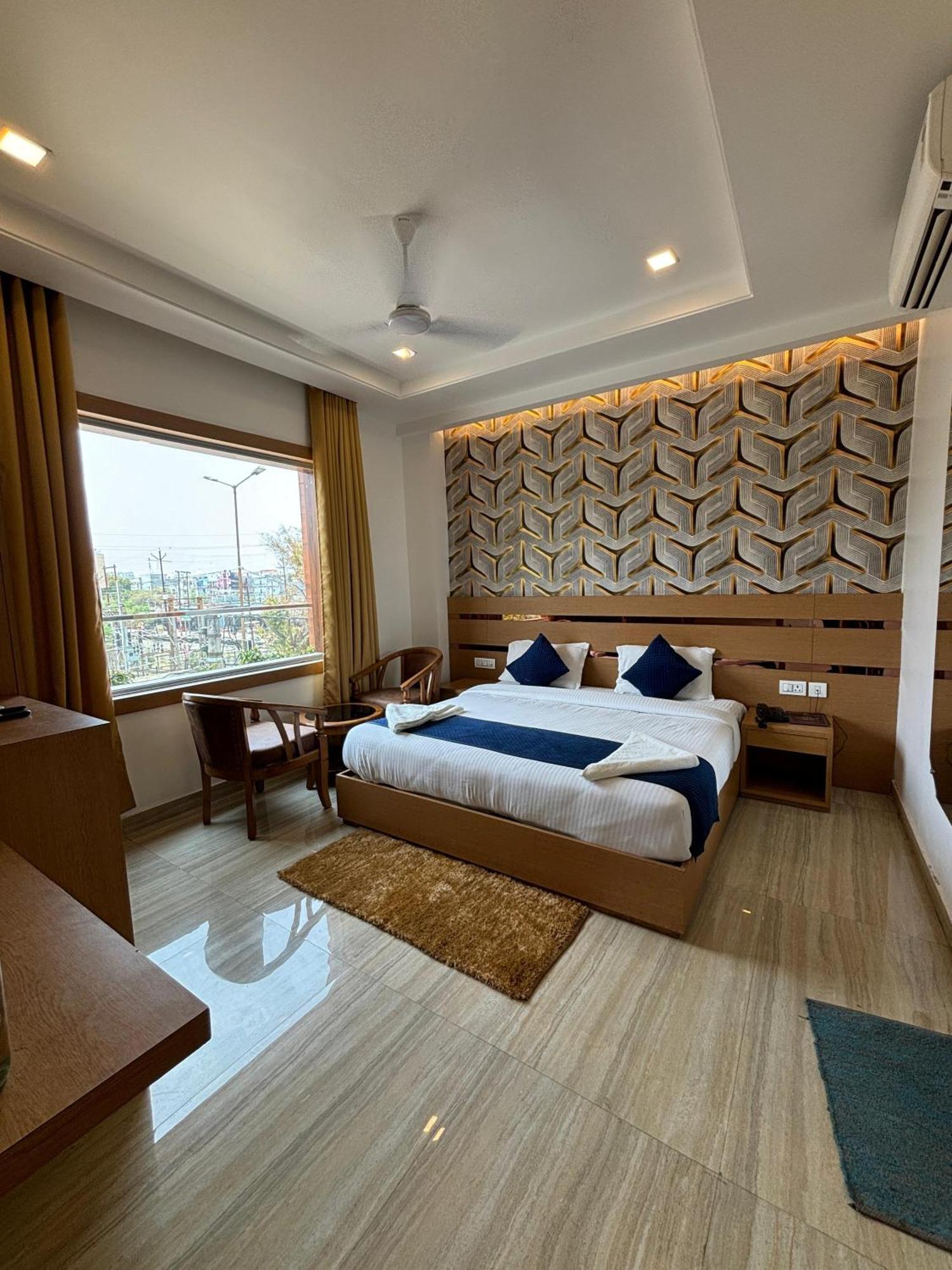 Hotel Royal Casa Lucknow Buitenkant foto
